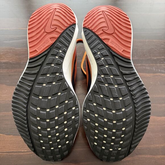 Size 10.5 - Nike Air Zoom Vomero 16 Light Curry Dark Obsidian - Picture 8 of 10